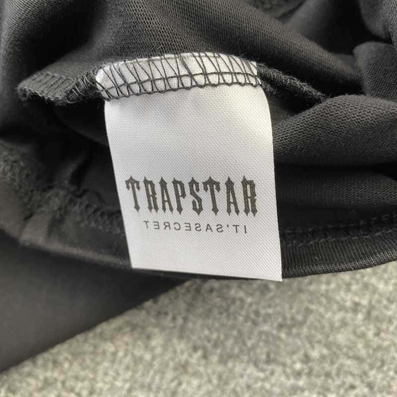 Camiseta Trapstar Chenille Decoded Candy - HYPER LIST