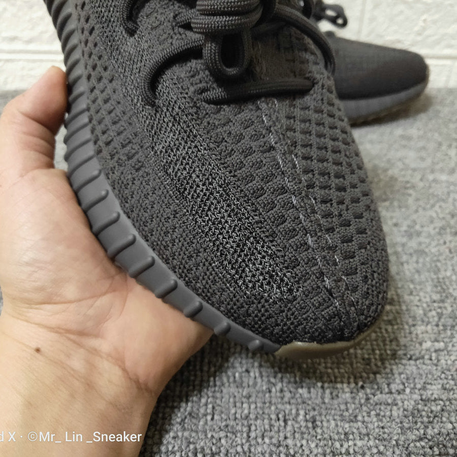 Yeezy Boost 350 Black - HYPER LIST