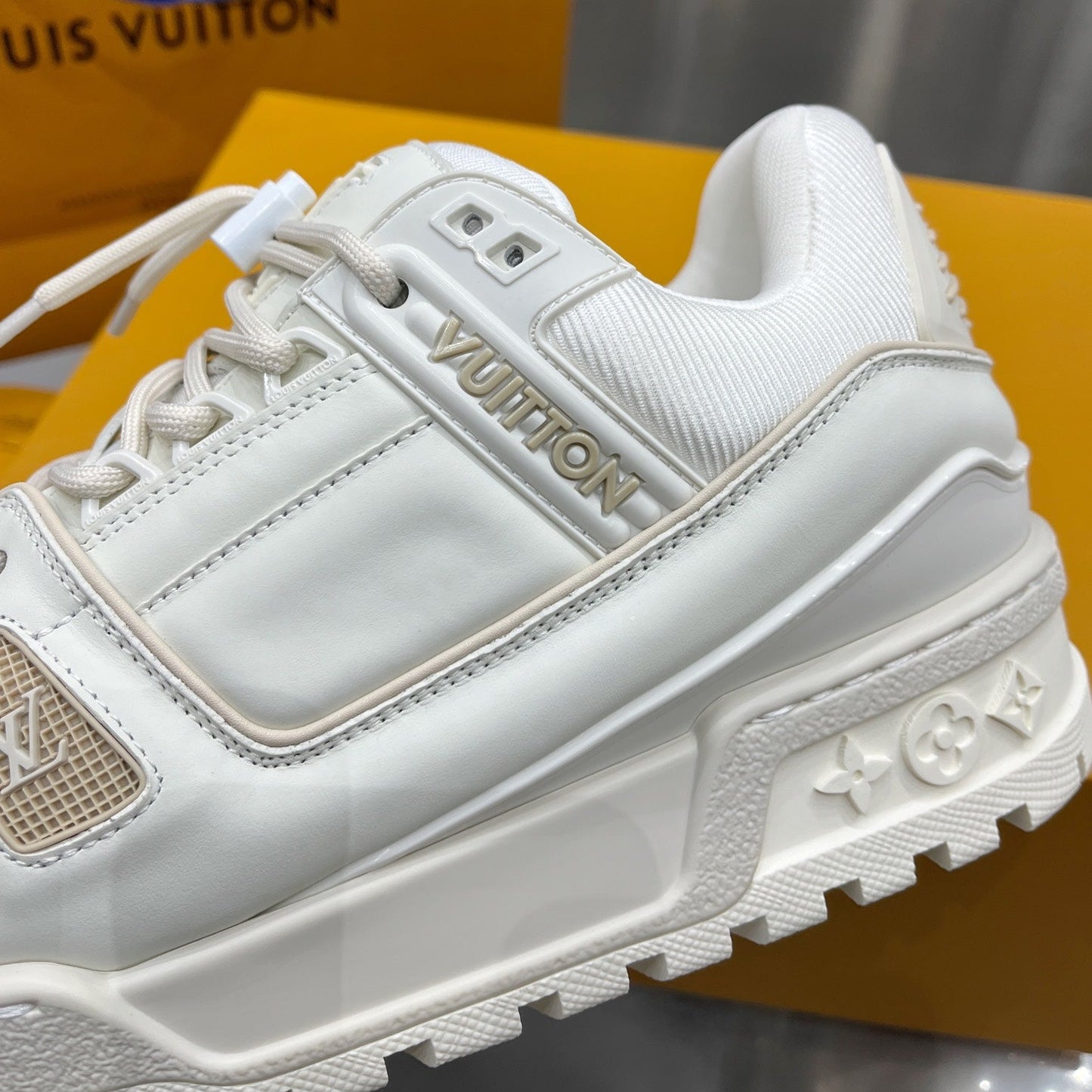 Louis Vuitton Trainner White - HYPER LIST
