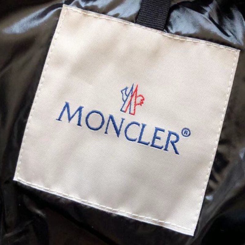 Jacket Moncler Montcla MCL057