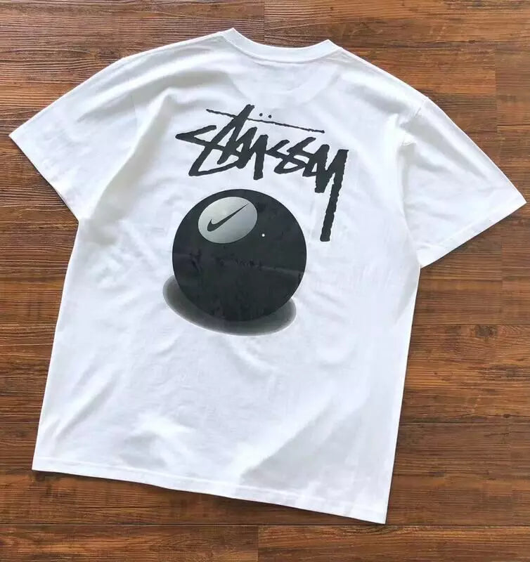 Camiseta Nike x Stussy 8 Ball - HYPER LIST