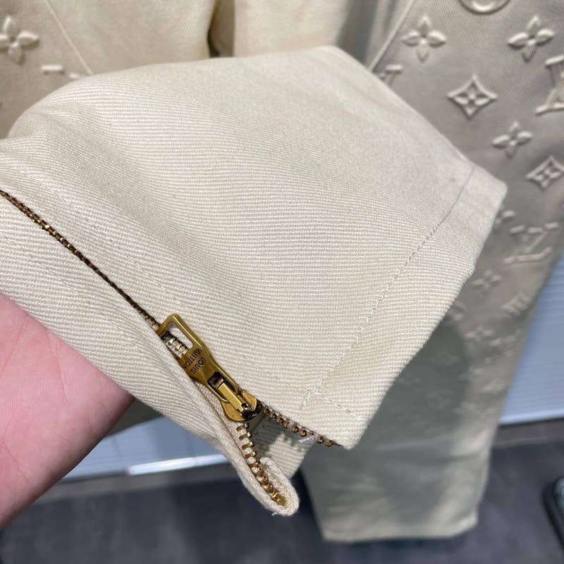 Calça Louis Vuitton Monogram Workwear Carpenter Cream - HYPER LIST
