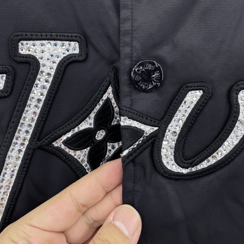 Jaqueta Louis Vuitton 'LV Lovers' Nylon Crystal Baseball - HYPER LIST