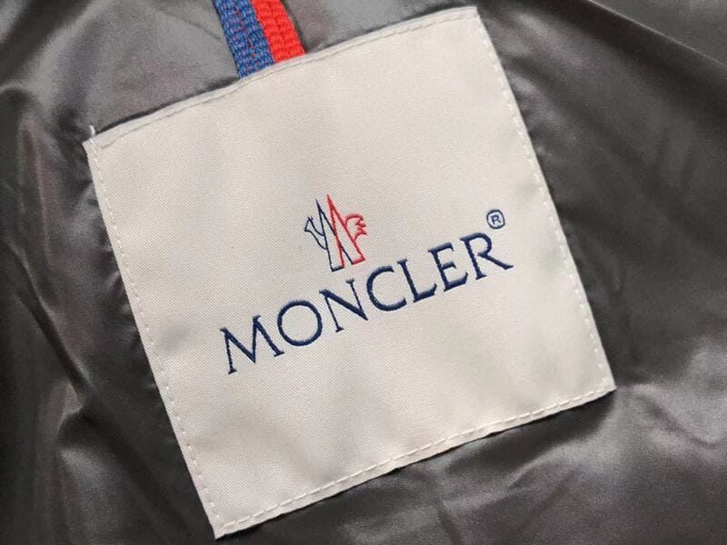 Jaqueta Moncler Maya Black - HYPER LIST
