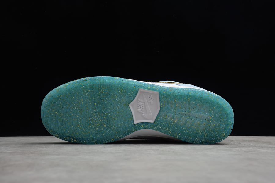 Nike SB Dunk Low x Sean Cliver - HYPER LIST