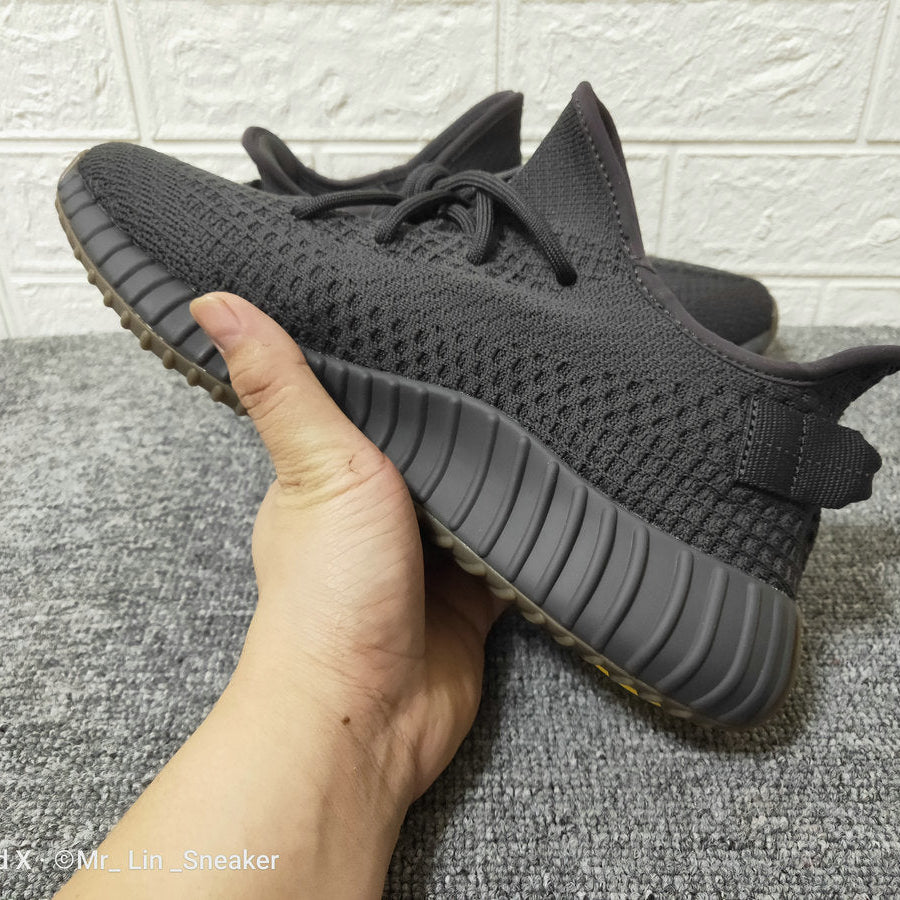 Yeezy Boost 350 Black - HYPER LIST