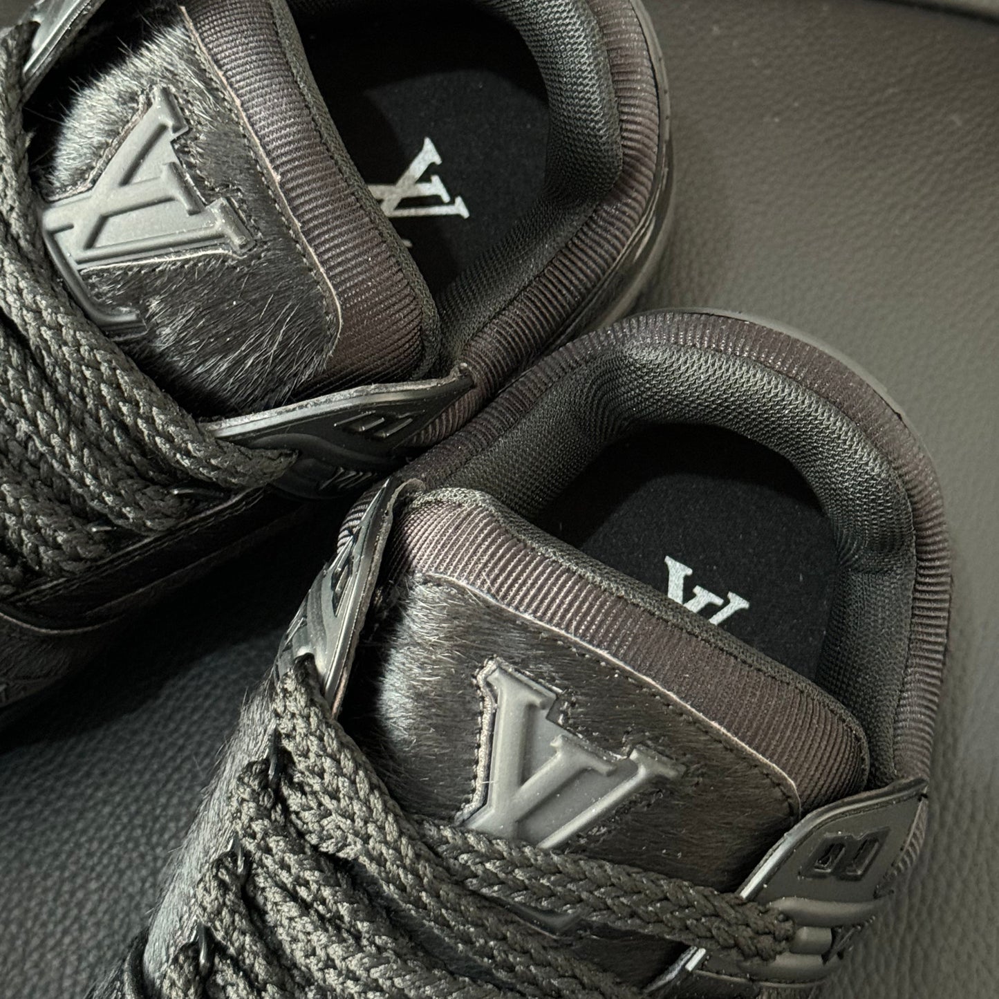 Louis Vuitton Trainner Black - HYPER LIST
