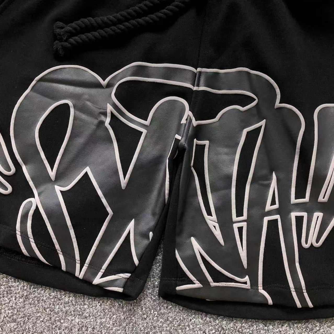 Syna World Black Short Set - HYPER LIST