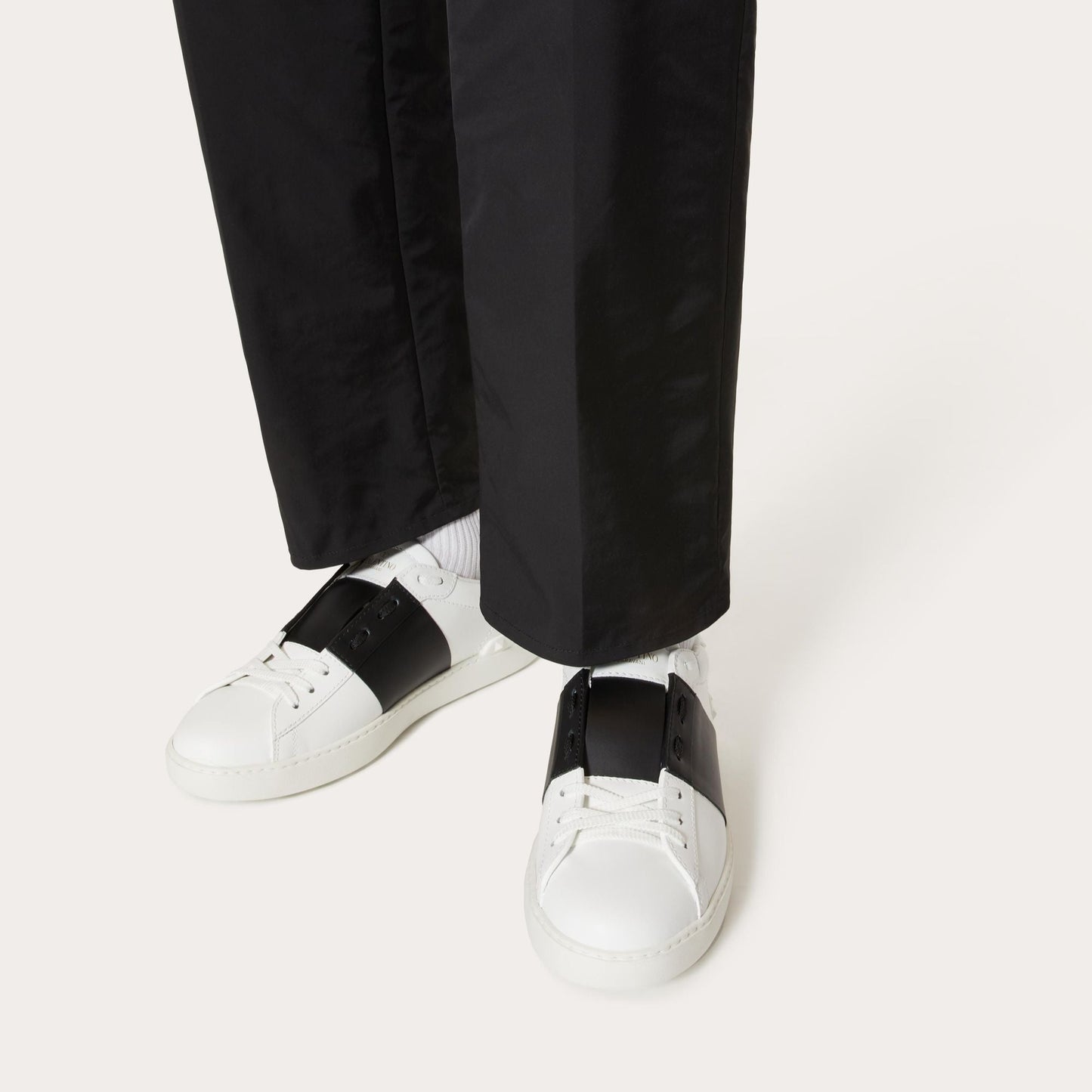 Valentino Calfskin Black - HYPER LIST