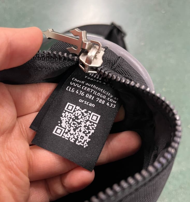 Trapstar Cobra T Bag Black/Reflective - HYPER LIST