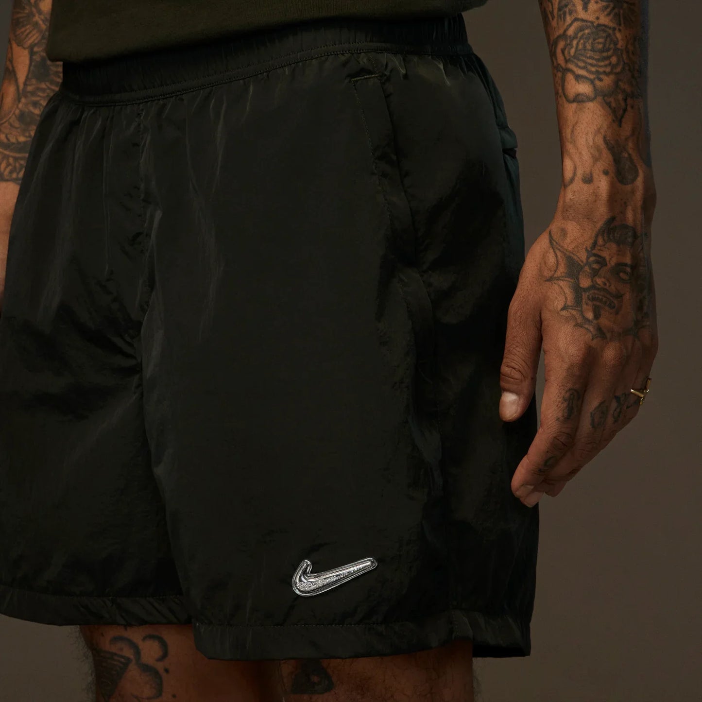 Pronta Entrega - Shorts NOCTA x Nike Swarovski Dark Khaki - HYPER LIST