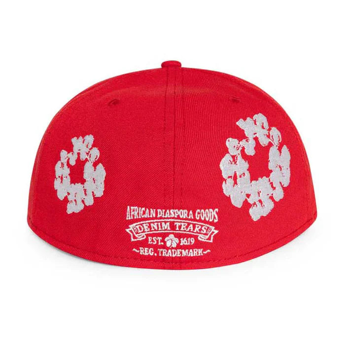 Casquette en denim rouge avec larmes