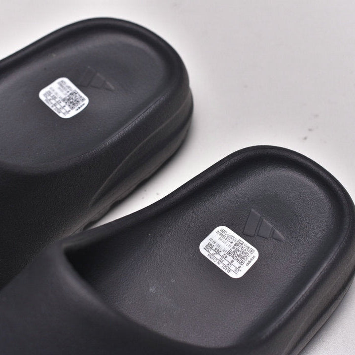 Yeezy Slide Black