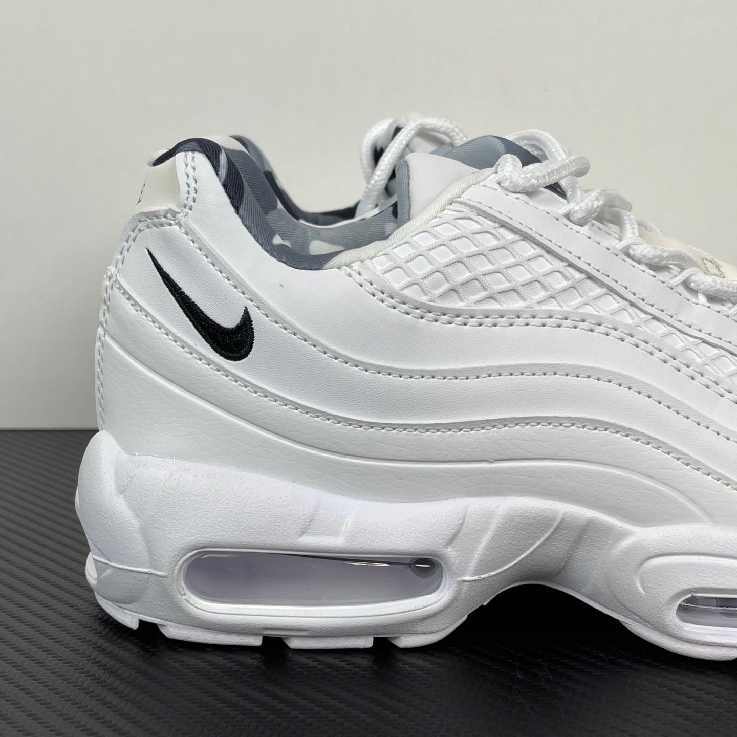 Nike X Corteiz White - HYPER LIST