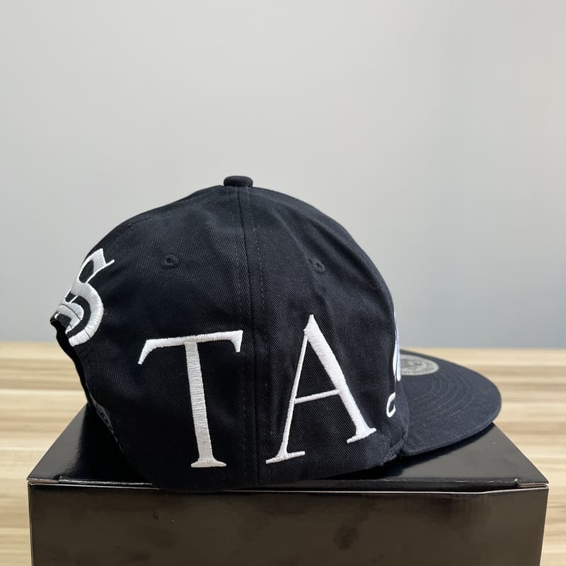 Boné Trapstar Script Fitted - HYPER LIST