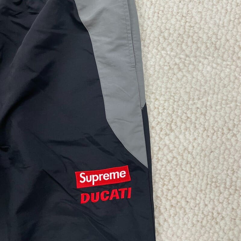 Conjunto Supreme x Ducati - HYPER LIST