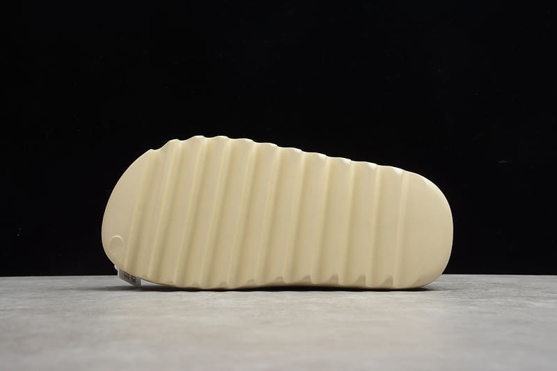 Adidas Yeezy Slide Bone - HYPER LIST