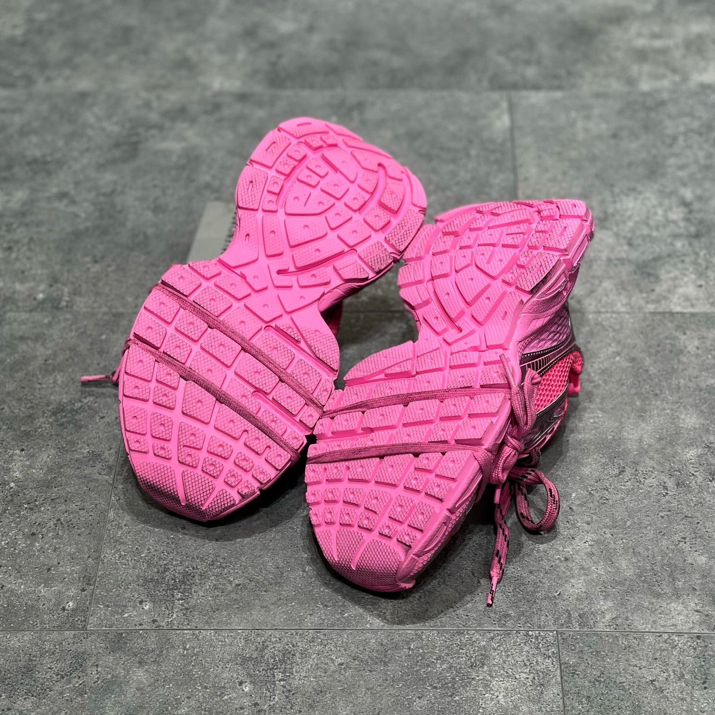 Balenciaga 3XL Pink - HYPER LIST