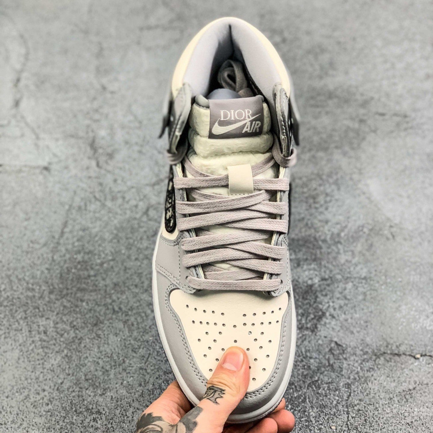 Nike Air Jordan X Dior - HYPER LIST