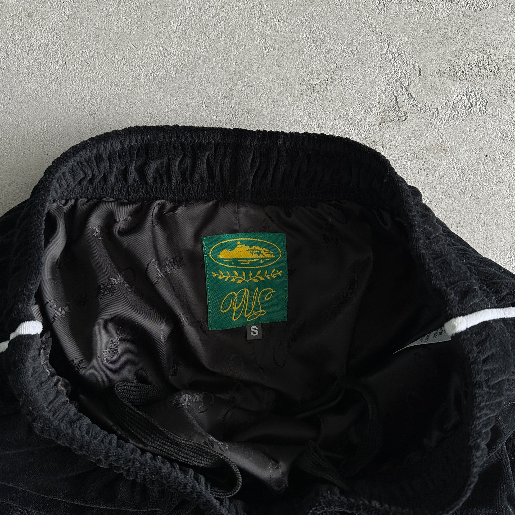 Corteiz Velour Black Tracksuit - HYPER LIST
