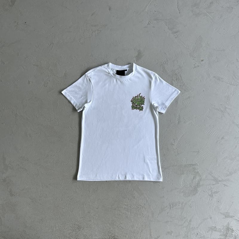 Camiseta Syna World 'Light Me Up' - HYPER LIST