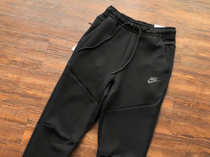Calça Nike Tech Fleece Preta - HYPER LIST