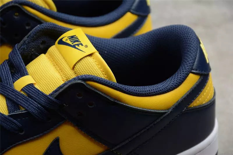 Nike SB Dunk Low Michigan - HYPER LIST