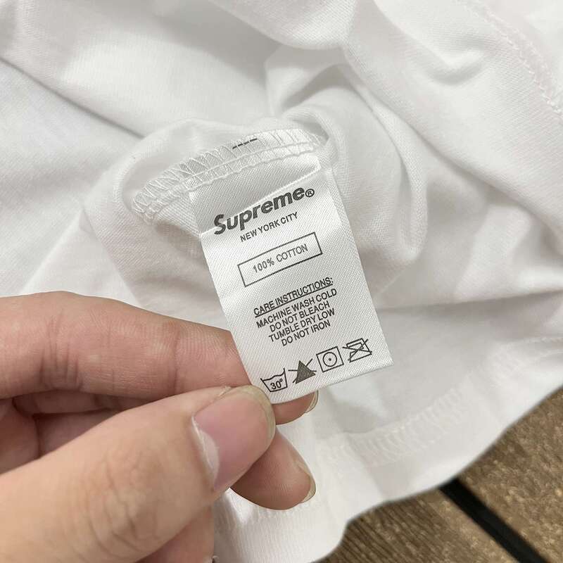 Camiseta Supreme x Takashi Murakami - HYPER LIST