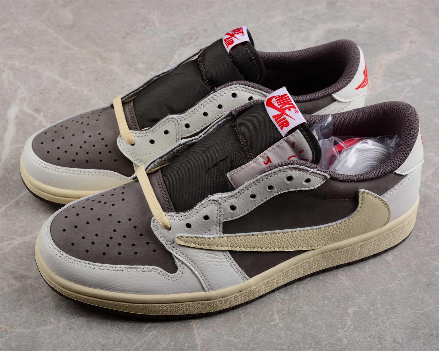 Travis Scott x Air Jordan 1 Low Reverse Mocha - HYPER LIST