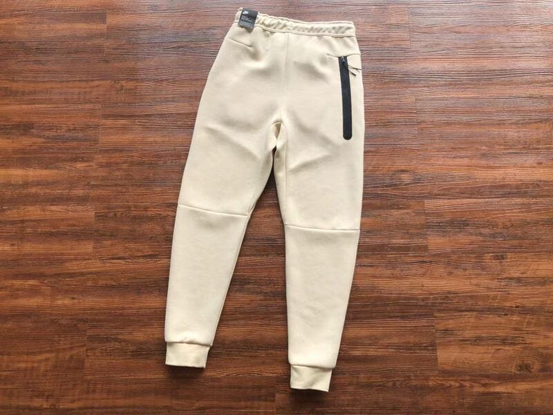 Conjunto Nike Tech Fleece Creme - HYPER LIST