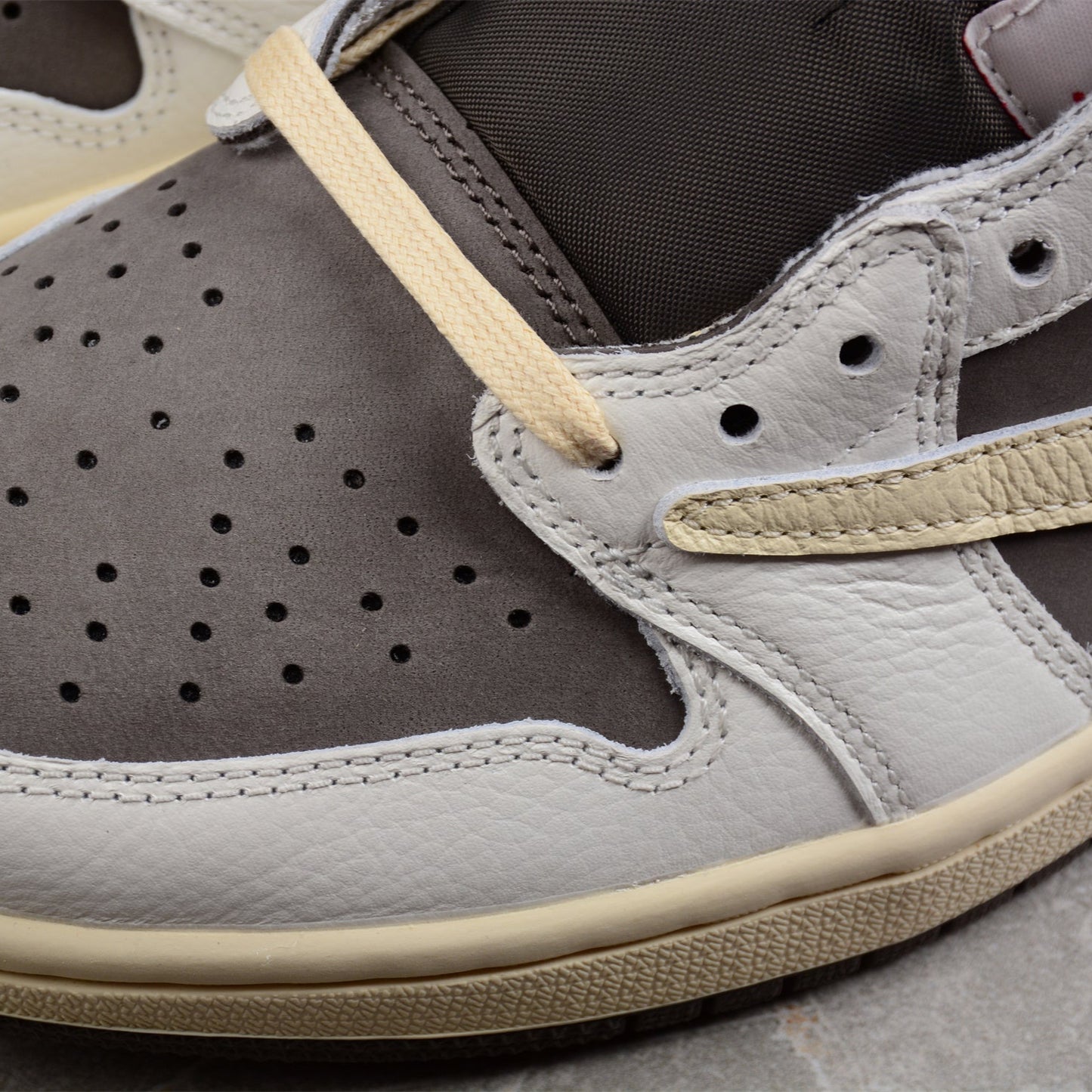 Travis Scott x Air Jordan 1 Low Reverse Mocha - HYPER LIST