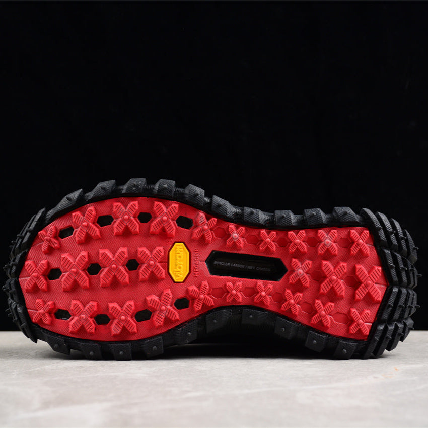 Moncler Black - HYPER LIST