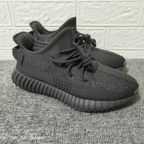 Yeezy Boost 350 Black - HYPER LIST