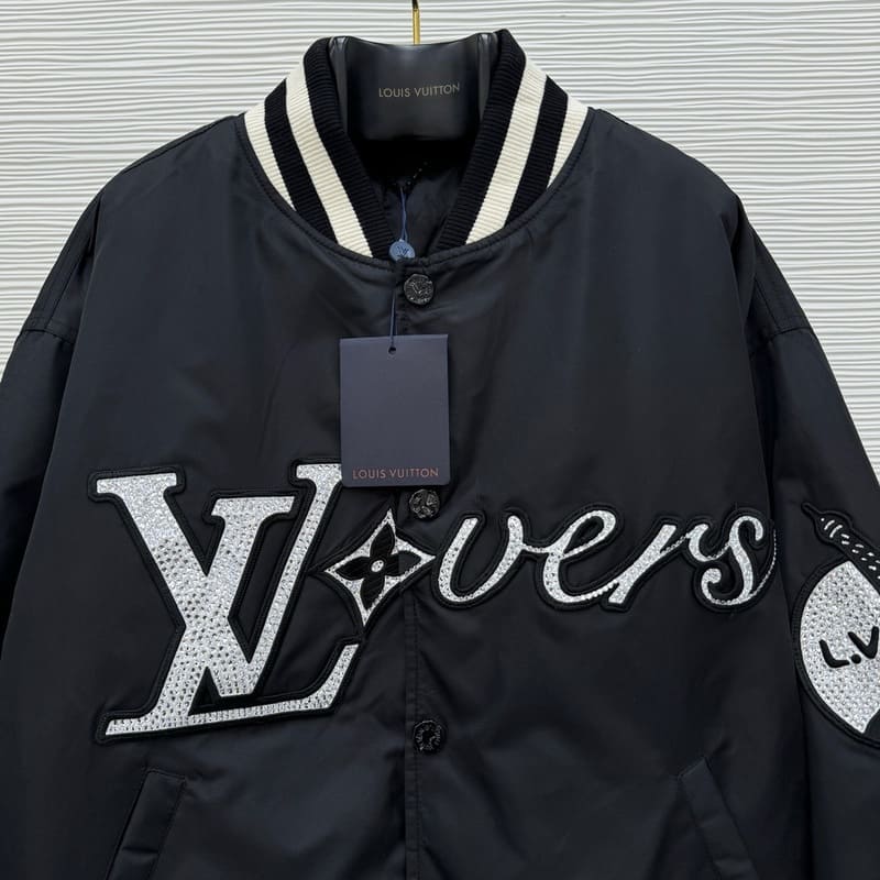 Jaqueta Louis Vuitton 'LV Lovers' Nylon Crystal Baseball - HYPER LIST
