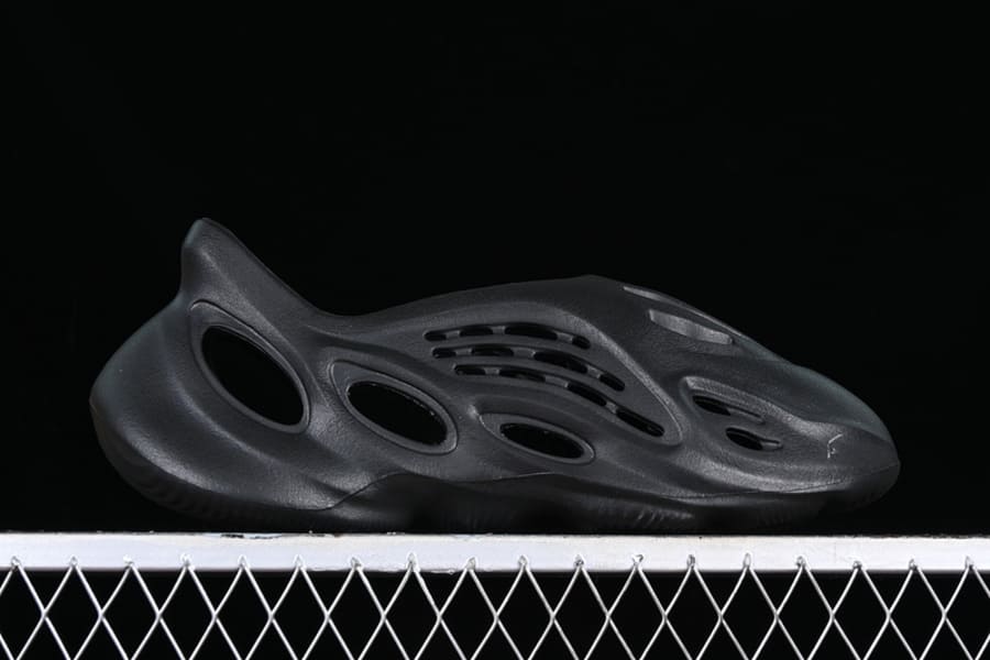 Adidas Yeezy Foam Runner Onyx - HYPER LIST