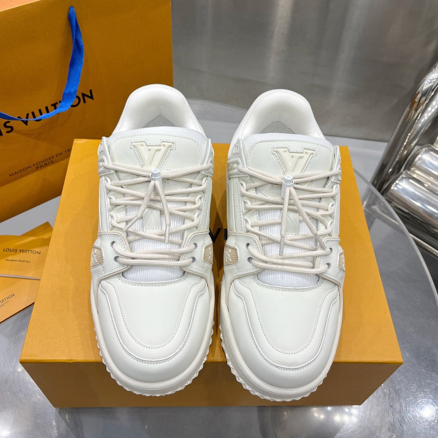 Louis Vuitton Trainner White - HYPER LIST