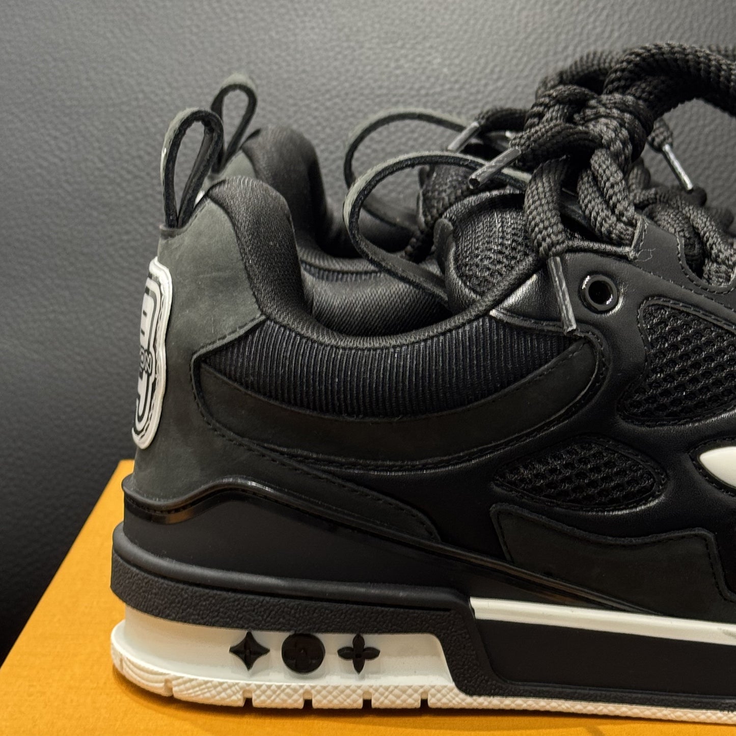 Louis Vuitton Skate Black Reverse - HYPER LIST
