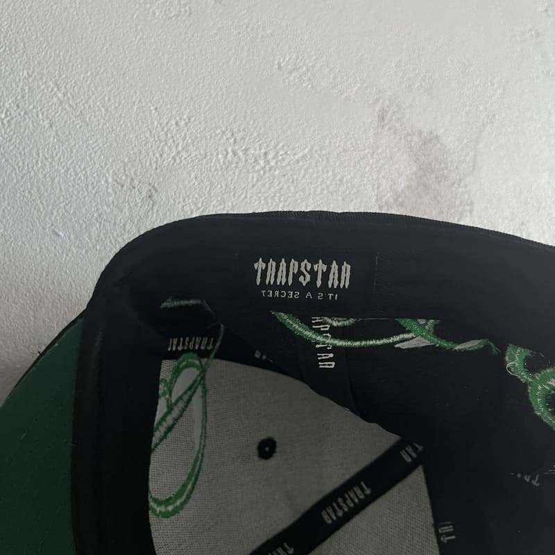 Trapstar Script Fitted Cap Black/Green - HYPER LIST