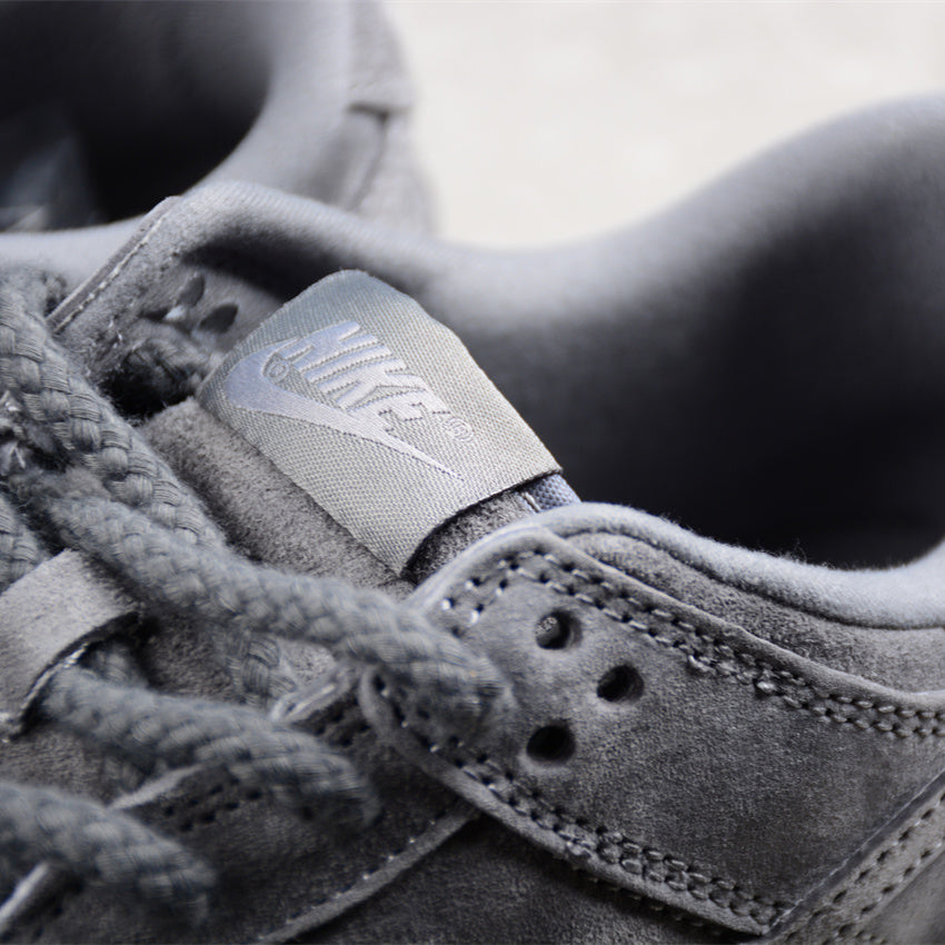 Nike SB Dunk x Supreme - HYPER LIST