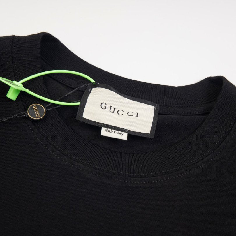 T-shirt Gucci Red Gradient Logo Black GC039