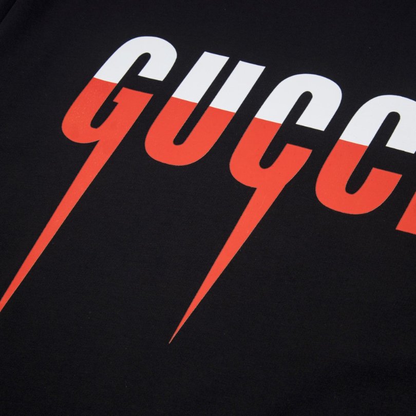 T-shirt Gucci Red Gradient Logo Black GC039