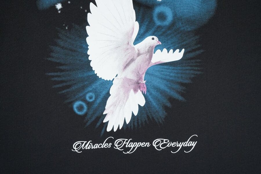 Camiseta Amiri Rainbow Dove - HYPER LIST