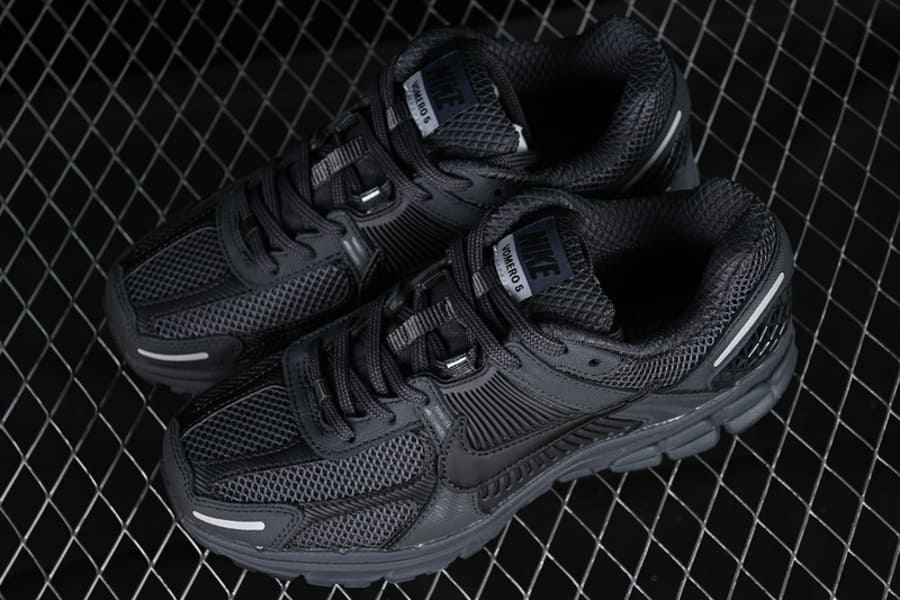 Nike Zoom Vomero 5 Anthracite - HYPER LIST