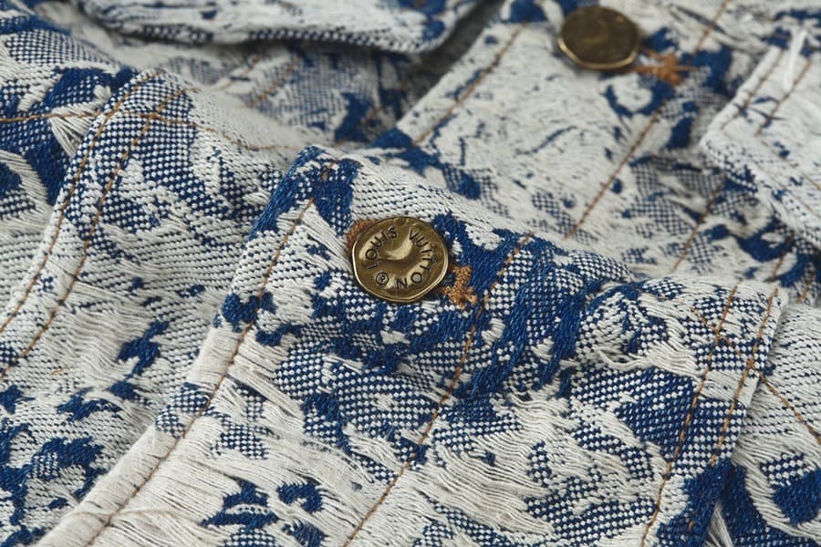 Jaqueta Louis Vuitton Distressed Floral Denim - HYPER LIST