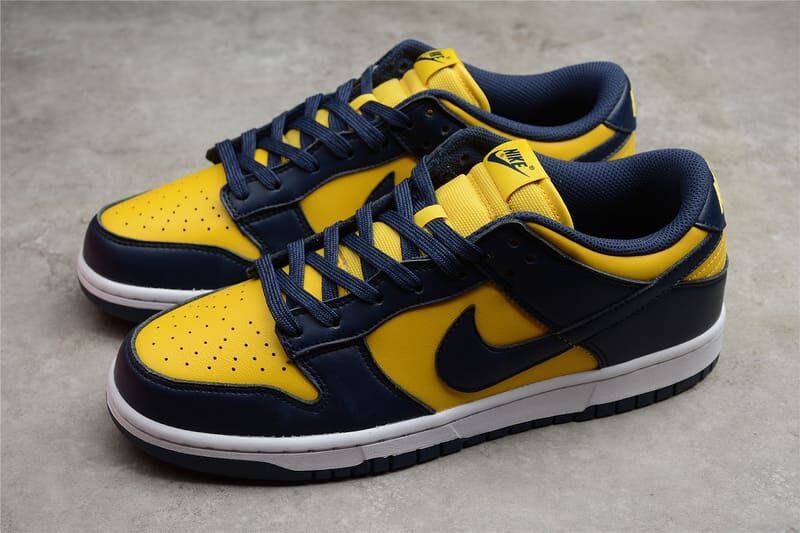 Nike SB Dunk Low Michigan - HYPER LIST
