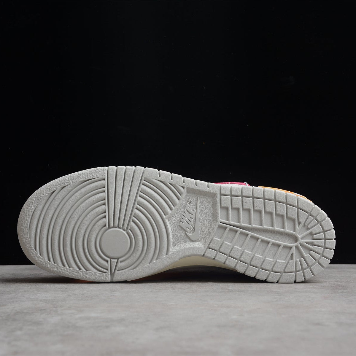 OFF-WHITE x Air Force - HYPER LIST