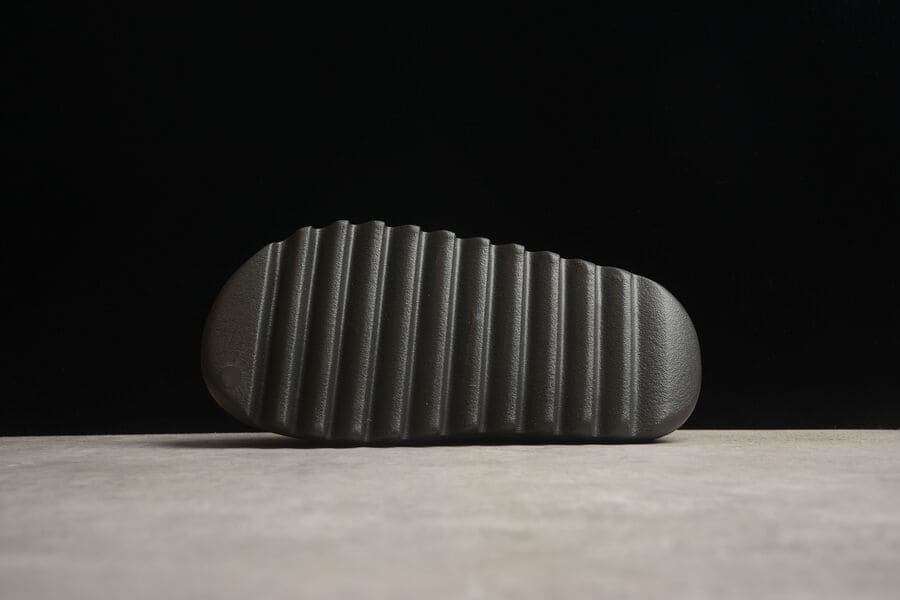 Adidas Yeezy Slide Onyx - HYPER LIST