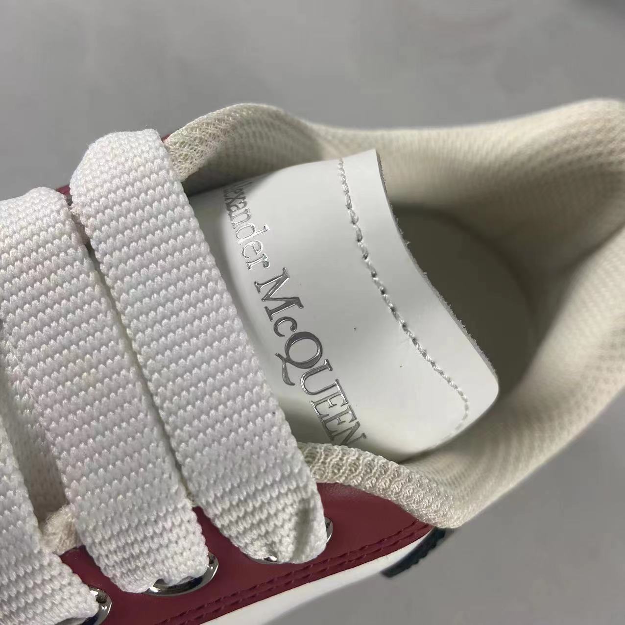 Alexander McQueen Red - HYPER LIST