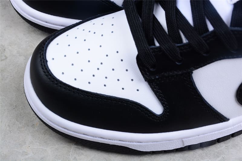 Nike Dunk SB Low Retro White Black - HYPER LIST