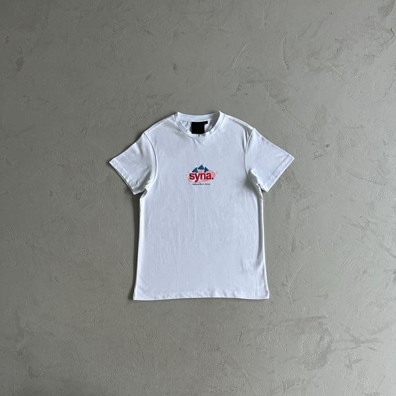 Camiseta Syna World x Evian Logo - HYPER LIST